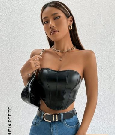 بلوزة قصيرة نسائية من SHEIN PETITE ذات حافة غير متماثلة