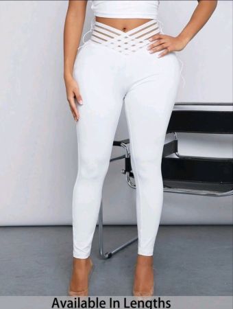 بنطلون ضيق ضيق من SHEIN Tall CURVE بمقاس كبير بلون سادة مجوف وبسيط، مناسب للارتداء اليومي غير الرسمي