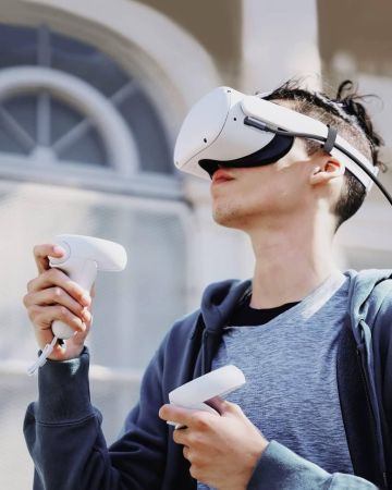 كابل وصلة Amavasion بطول 16 قدمًا متوافق مع ملحقات Oculus/Meta Quest 2/3/Pico 4، مع منفذ شحن منفصل لإمداد الطاقة، ونقل بيانات USB 3.0 عالي السرعة من النوع A إلى C لأجهزة الواقع الافتراضي/ألعاب الكمبيوتر - أسود