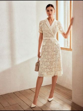 MOTF Classy فستان ضيق بتصميم دانتيل بيجي أنيق