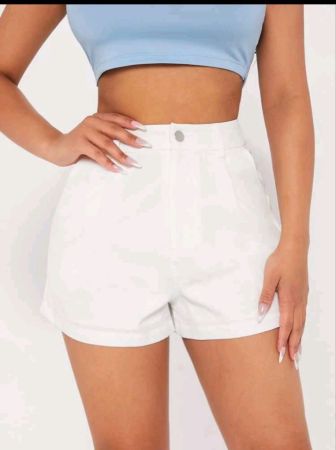 شورت SHEIN PETITE بخصر مرتفع وجيوب مائلة