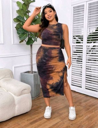 طقم تنورة بفتحة جانبية وقميص داخلي محبوك بدون أكمام بنمط صبغ التعادل للنساء من SHEIN EZwear بمقاسات كبيرة للصيف