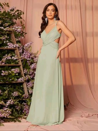 فستان وصيفة العروس الأنيق من SHEIN Belle Solid Criss Cross Front Cami