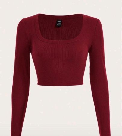 بلوزة قصيرة نسائية من SHEIN EZwear لفصل الخريف والشتاء باللون الأحمر الكرزي، بأكمام طويلة ورقبة دائرية كبيرة، بقصّة ضيقة ومضلعة رفيعة