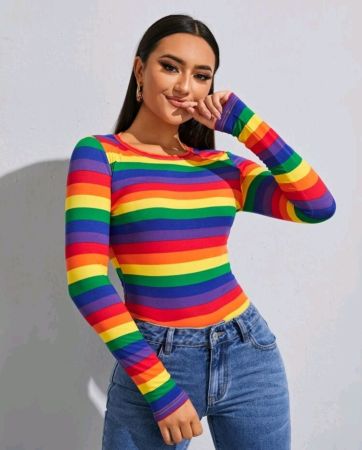 تي شيرت نسائي من SHEIN Essnce كاجوال بأكمام طويلة وخطوط قوس قزح للربيع والخريف