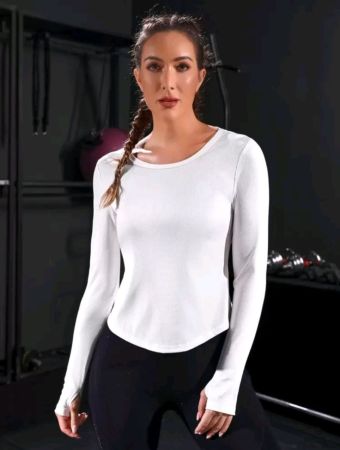 SHEIN تي شيرت رياضي قابل للتهوية برسومات وأحرف، توب رياضي مع أكمام للتمرين