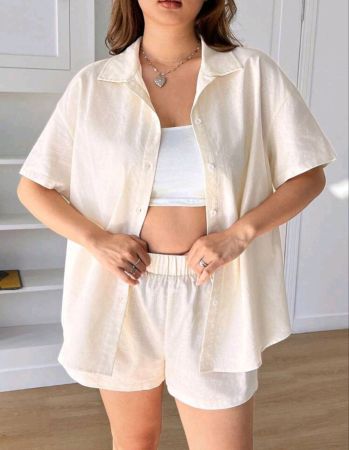 طقم ملابس SHEIN EZwear مكون من قطعتين بمقاس كبير من قميص مشمشي فضفاض بأكمام قصيرة مع شورت متناسق