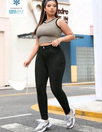 بنطلون جينز نسائي من SHEIN EZwear بمقاسات كبيرة بتصميم جيوب وقصة ضيقة متعددة الاستخدامات