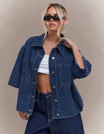 MISSGUIDED قميص جينز كبير الحجم مطرز ذاتيًا