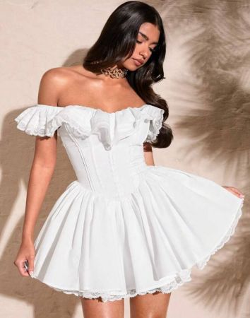SHEIN BAE فستان صيفي أبيض منفوخ الأكمام، كتف مكشوف، دانتيل رقيق، إرهاصات الصدر مزينة بالدانتيل للنساء