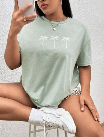 SHEIN EZwear تي شيرت بطبعة نخلة، بخط الكتف المتنازل، للصيف