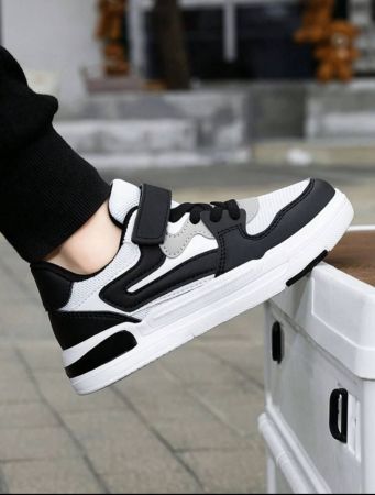 أحذية مدرسية رياضية مسطحة للأطفال لربيع وخريف مزدوج شبكة تنفس بطانة مع مطاط أخاديد مانعة للانزلاق، حزام سحري قابل للتعديل سهلة الارتداء والخلع، خفيفة الوزن وتنفس متعددة الاستخدامات