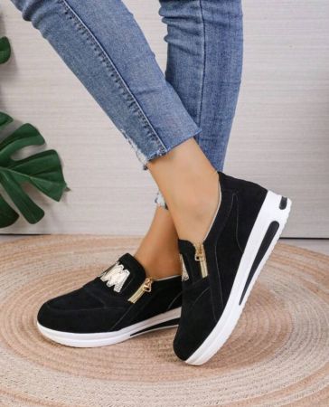 حذاء رياضي عارض أنيق للسيدات من الكانڤاس الأسود مع كعب قطاعي