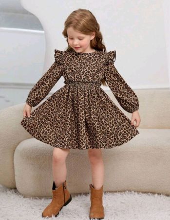 فستان كاجوال بأكمام طويلة ورقبة دائرية وطبعة جلد الفهد من SHEIN للفتيات الصغيرات