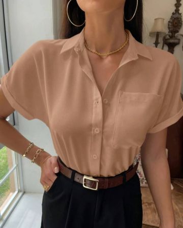 SHEIN Frenchy بلوزة ذات جيب بطبعة الكرز الحديثة والأنيقة، أحادية الصدر للعمل / التنزّه / التنقل ، بأكمام قصيرة مبسطة وعصرية لمكتب الأموال القديمة