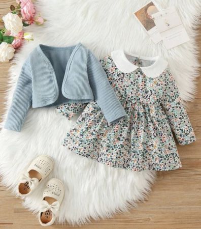 SHEIN فستان صوفي لرضع البنات منقوش بزهور متباينة مع جاكيت