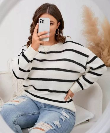 Calvaya كنزة صوف نمط مخطط منخفض الاكتاف مقاس كبير