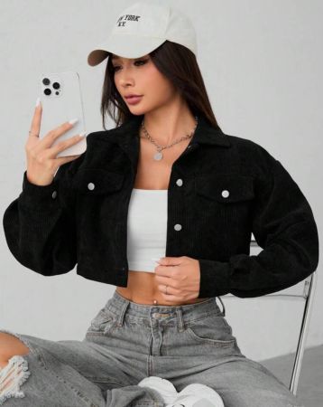 SHEIN PETITE جاكيت كورد بقصة قصيرة وتفاصيل كشكشة على الكتف ملابس الربيع باللون الأسود