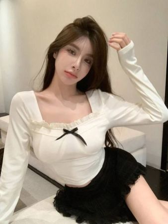 تي شيرت قصير بأكمام طويلة وحواف كشكشة من DAZY للنساء، ملابس خريفية للنساء