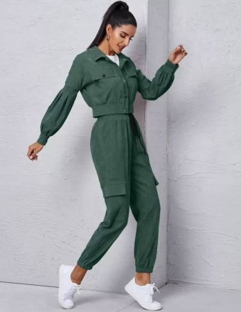 Mulvari سروال كارجو بربطة امامي مع جاكيت بتفاصيل رفرف قطني ناعم