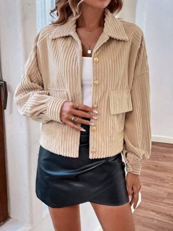 سترة تشيكيز ذات أكتاف منسدلة وجيوب قابلة للطي