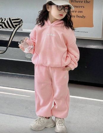 Dazy Kids مجموعة من قطعتين من البنطلون والهوديي المبطن بالفليس المحبوك للفتيات الصغيرات، مطرزة بالحرف