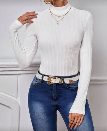 SHEIN Tall CURVE تيشيرت من محبوك بتأثير قميص محبوك بياقة مزيفة