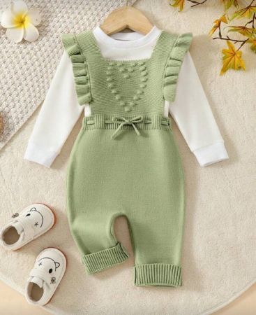 SHEIN رومبير طويلة الأكمام مطبوع عليها قلوب لطيفة للفتيات الرضع، لون متباين مع كشكشة (اللون المتوفر تركوازي)