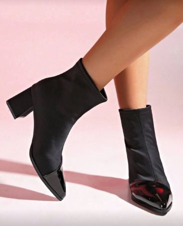 بوت كاحل نسائية رفيعة لموسم الخريف/الشتاء 2025 والربيع/الخريف، بوت قصيرة ذات أصابع مدببة بطراز فرنسي أنيق، بوت للنساء