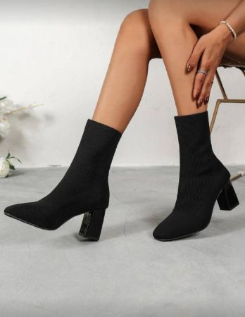 بوت قصيرة للنساء، وصول جديد لموسم الخريف/الشتاء، كعب سميك ، موديل عملي وأنيق، أصابع القدم مربعة، تزيد من الارتفاع وتبدو أنحف، مناسبة للحفلات، بوت جوارب مطاطية، بوت جينز بجزء علوي مرن وسحابة, منسجمة مع فساتين البلوزات