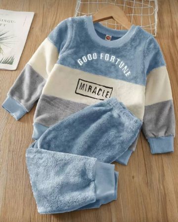 SHEIN Explorewe بلوفر وبنطلون مخملي بتطريز حروف وألوان متعددة لفتى صغير