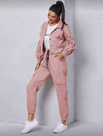 Mulvari سروال كارجو بربطة امامي مع جاكيت بتفاصيل رفرف قطني ناعم