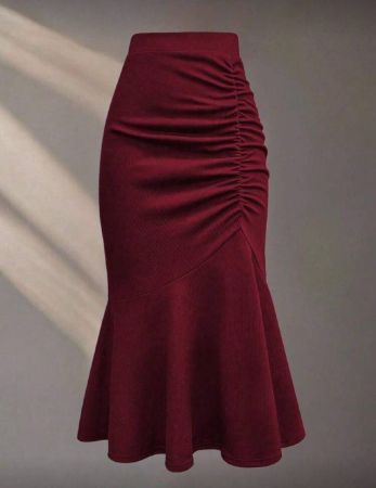 Chiquease تنورة نسائية أنيقة باللون الأحادي ذات ذيل متدرج ،تنورة نسائية أنيقة مطوية ذات ذيل متدرج ملائمة للمقاسات العادية ، لون أسود سادة ، مناسبة للربيع والخريف ولارتداء اليومي العادي