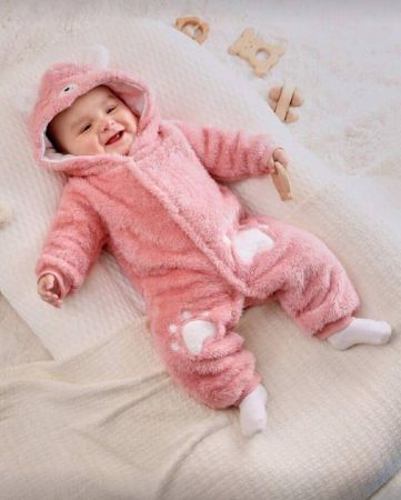 SHEIN جمبسوت بيجامة مطرز برسوم كارتون بتصميم آذان ثلاثية الأبعاد قبعة فانيلا للبنات الاطفال