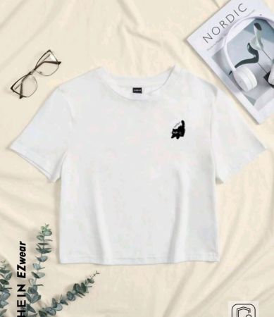 تي شيرت SHEIN EZwear كاجوال بسيط برسومات قطة مرحة ورقبة دائرية وقصّة ضيقة وأكمام قصيرة